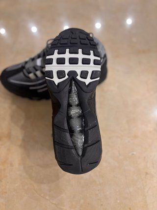 Nike Air Max 95 Zapatillas Negras y Grises