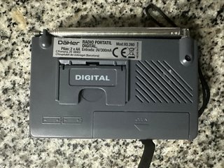 Radio Portátil Digital DaHer AM/FM