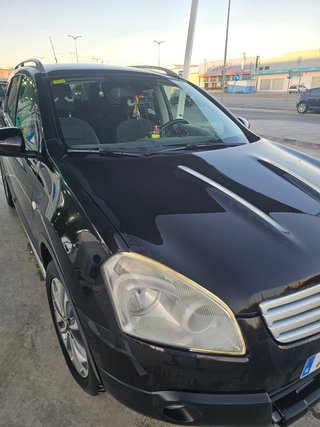 Nissan Qashqai+2 2010