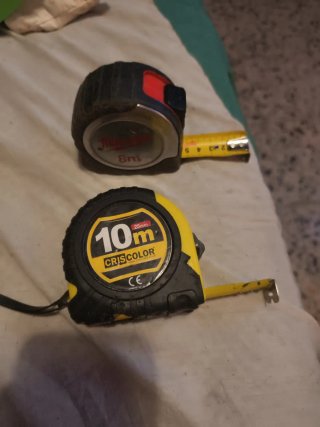 Cinta métrica Milwaukee 8m y Criscolor 10m