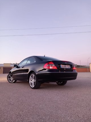 MERCEDES COUPÉ CLK 200K 163 Avangarde