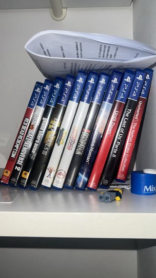 PS4 (PlayStation 4) Nera + Controller Rosso