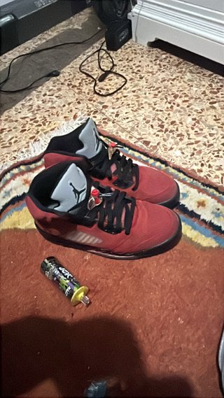 Jordan 5 Rojo Negro
