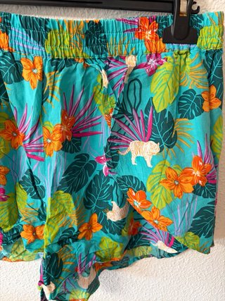 Pantalón corto estampado tropical Talla XL