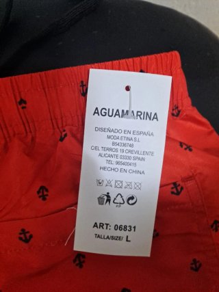 Bañador rojo con anclas