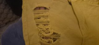 Shorts vaqueros amarillos rotos