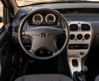 TATA INDICA 1.4i 16v 85cv GLX SÓLO 23.500km MY2012