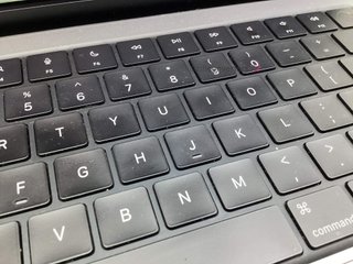 portatil apple apple macbook pro m3 8-core 4.0 14 (10gpu) (2023) (a2918)