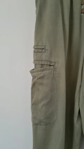 Pantalón cargo bombacho C&A caqui