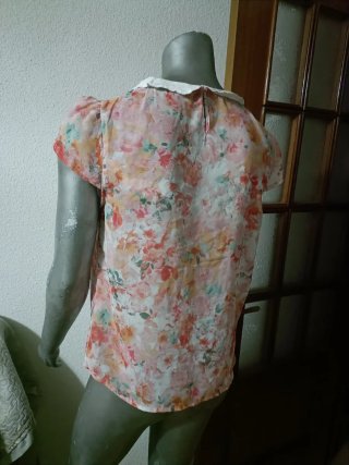 Blusa gasa cuello bebé manga corta floral