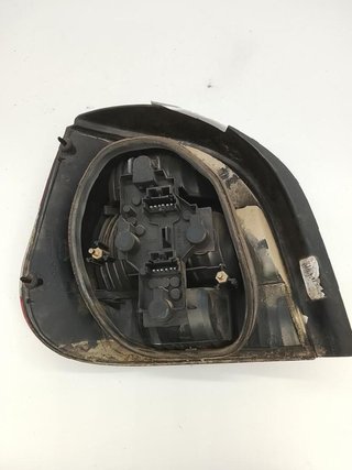 3860 7700428055 piloto tras der renault scenic