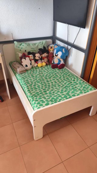 Cama infantil extensible blanca con colchón