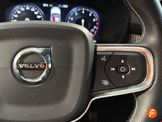 Volvo XC40 2.0 T4 R-Design Auto