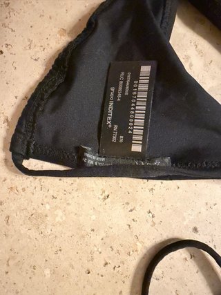 Top bikini Zara con pedrería Talla S