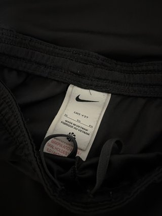 Conjunto Deportivo Nike Negro y Dorado