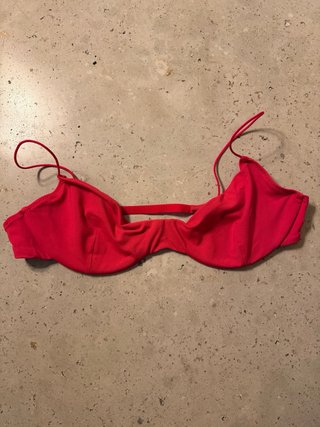 Top bikini Zara con aros rojo
