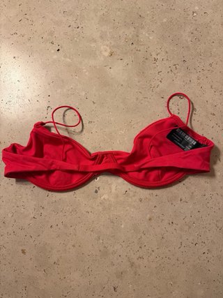 Top bikini Zara con aros rojo