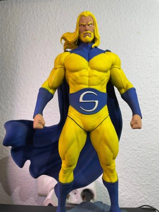 Figura Sentry marvel Resina