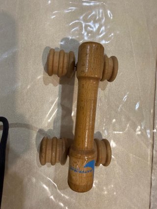Masajeador de madera para espalda