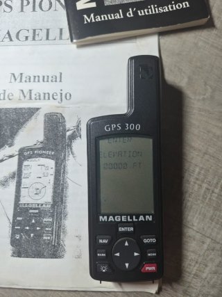 Magellan GPS 300 con accesorios