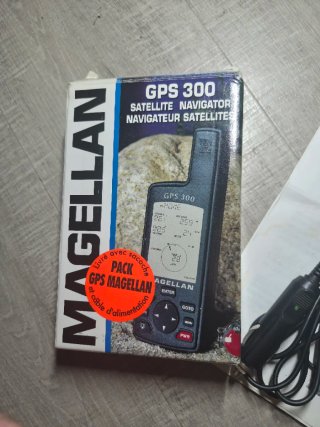Magellan GPS 300 con accesorios