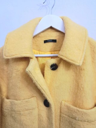 Abrigo amarillo Parfois oversize