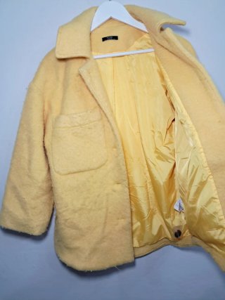 Abrigo amarillo Parfois oversize