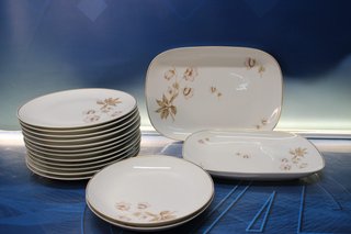 Porcelana Bidasoa. Bandejas y platos. Años 60.