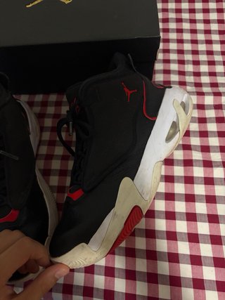 Jordan Max Aura 4 Black University Talla 39