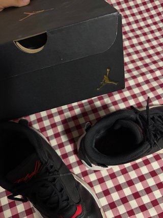 Jordan Max Aura 4 Black University Talla 39