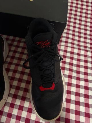 Jordan Max Aura 4 Black University Talla 39