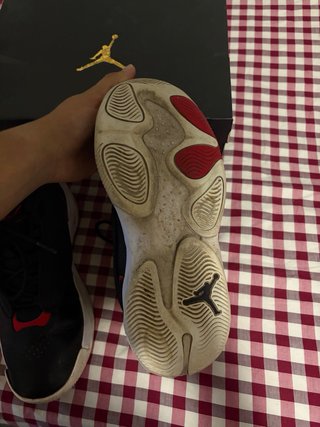 Jordan Max Aura 4 Black University Talla 39