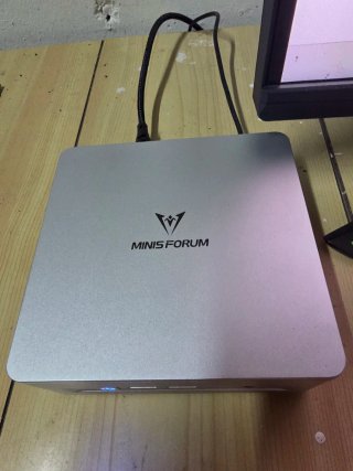 Mini PC MinisForum Ryzen 7 16GB DDR5 512GB SSD