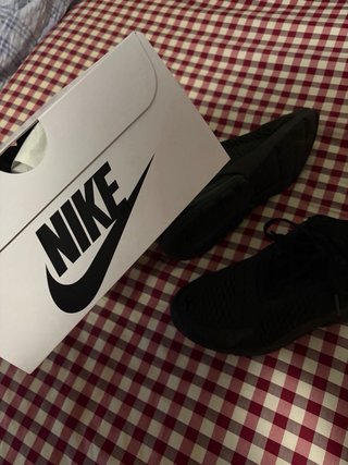 Nike Air Max 270 Negras Talla 41