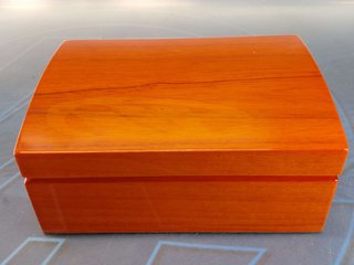 Relojes Cromwell. Caja, joyero en madera lacada.