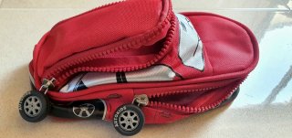 Estuche escolar diseño coche rojo