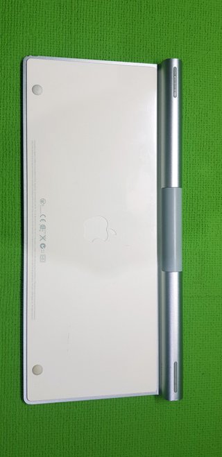Apple Magic Mouse 2 A1657 y Teclado A1314