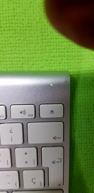 Apple Magic Mouse 2 A1657 y Teclado A1314