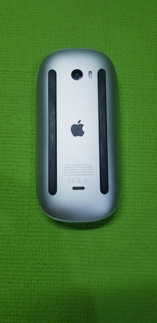 Apple Magic Mouse 2 A1657 y Teclado A1314