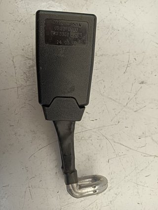 ENGANCHE CINTURON TRASERO CENTRAL OPEL CORSA C Y1