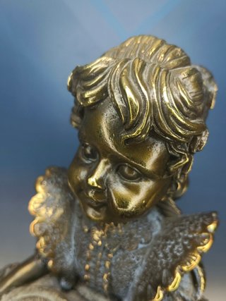 Figura de bronce niña campesina 18x17x17 cm