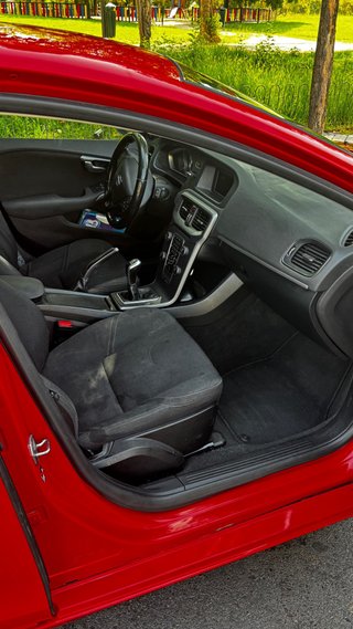 Volvo V40 2015