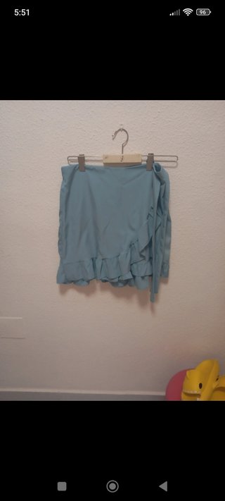 Falda pantalón azul con volantes