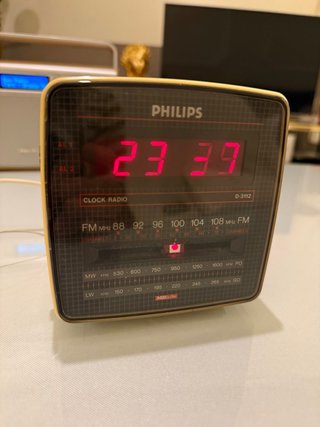 Radio despertador Philips D-3112 vintage