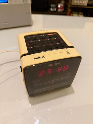 Radio despertador Philips D-3112 vintage