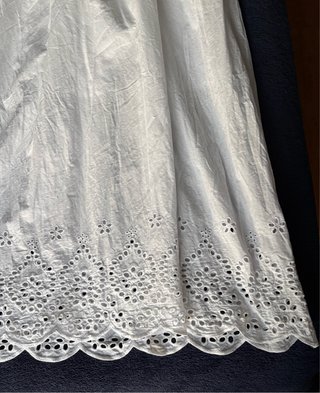 Vestido largo beige y blanco