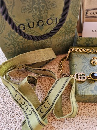 ✨ Collar Gucci GG con Strass y Diamantes Negros –