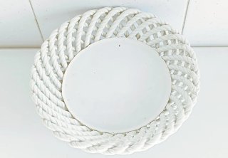 Frutero de cerámica blanco con diseño de cuerda