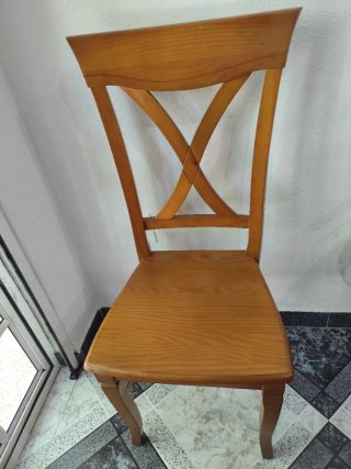 Mesa de comedor extensible y 4 sillas madera