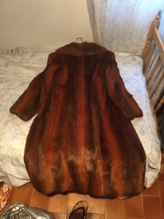 Abrigo de pelo marrón